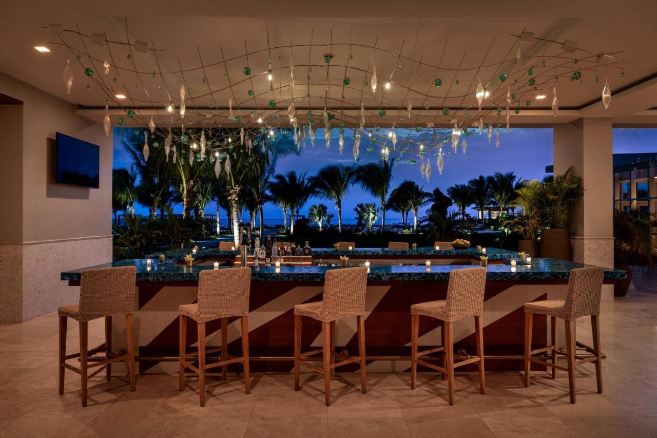 The Ritz-Carlton, Turks & Caicos Hotel Грейс Бей Екстериор снимка
