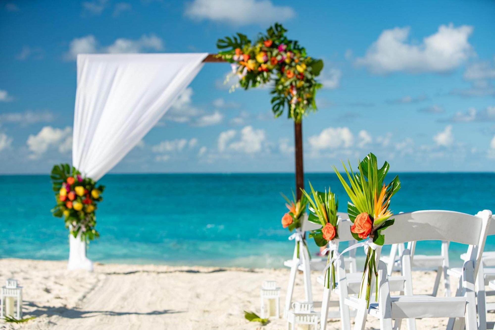 The Ritz-Carlton, Turks & Caicos Hotel Грейс Бей Екстериор снимка