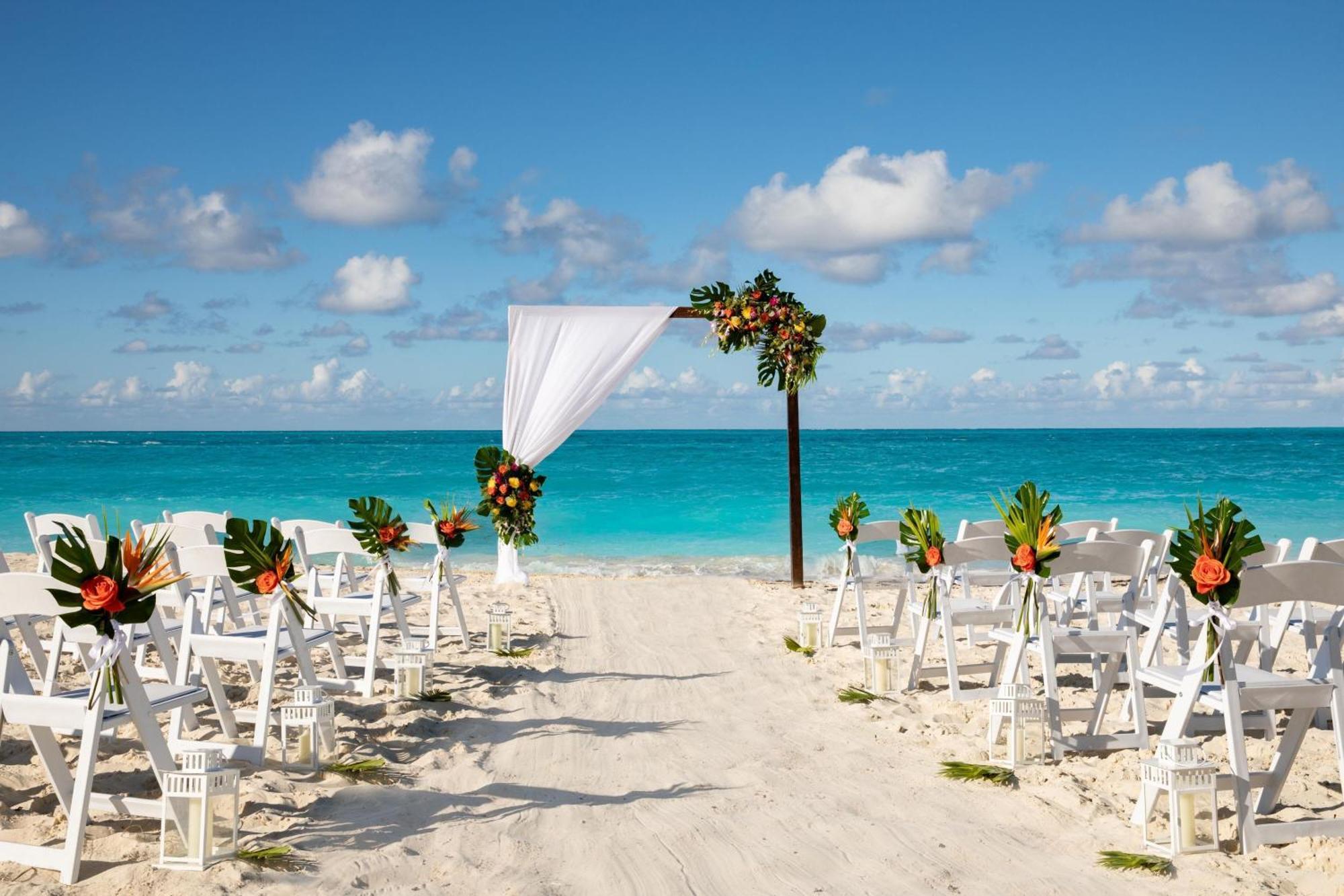 The Ritz-Carlton, Turks & Caicos Hotel Грейс Бей Екстериор снимка